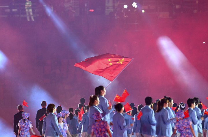 9月19日，中国体育代表团在开幕式上入场。新华社记者 刘磊 摄