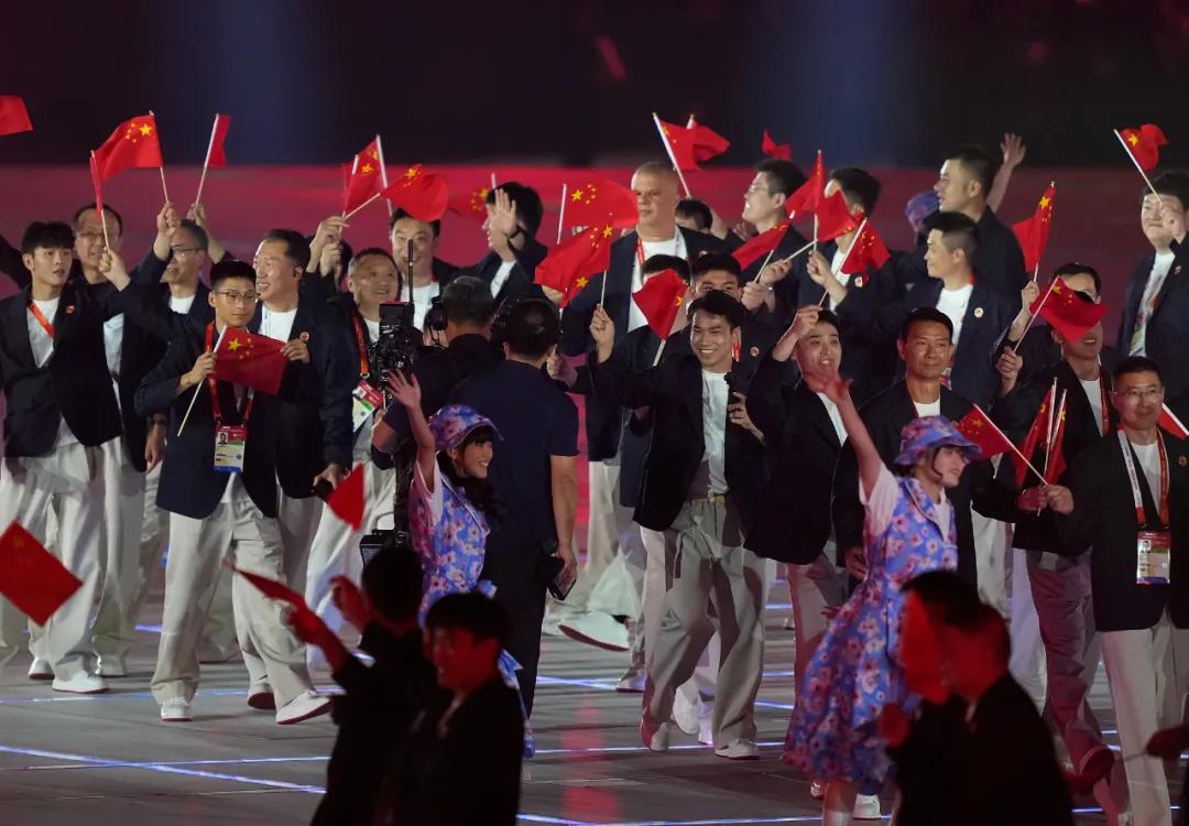中国体育代表团入场