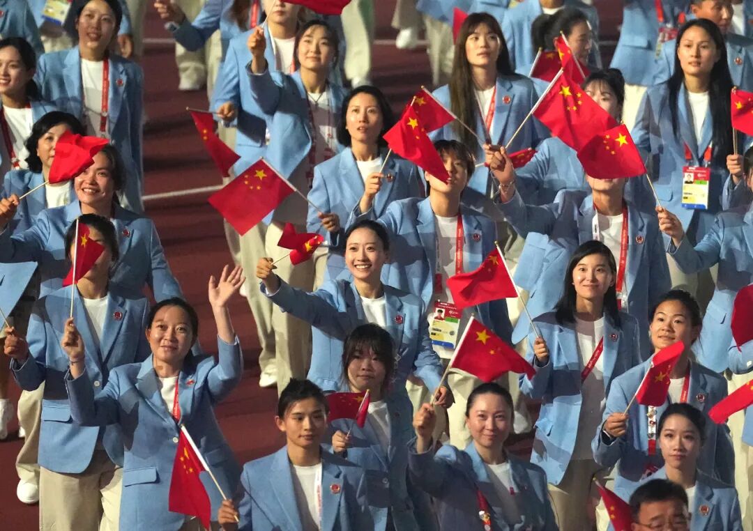 中国体育代表团入场