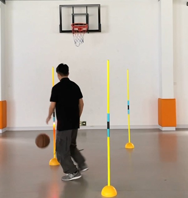 智能标志杆视频教案01-校园智能设备 教程说明：可训练敏捷性和灵活度。 【查看更多】